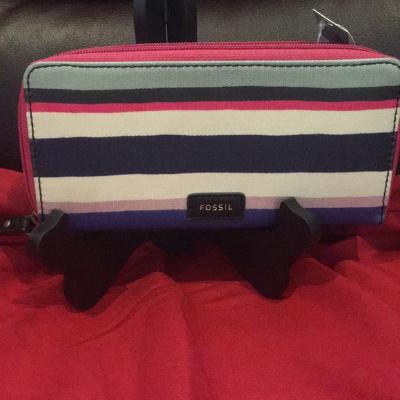 Fossil Handbags - 🎉 3 for 15 Blue Multi strip Fossil wallet🎉 Fossil Handbags - 🎉 3 for 15 Blue Multi strip Fossil wallet🎉